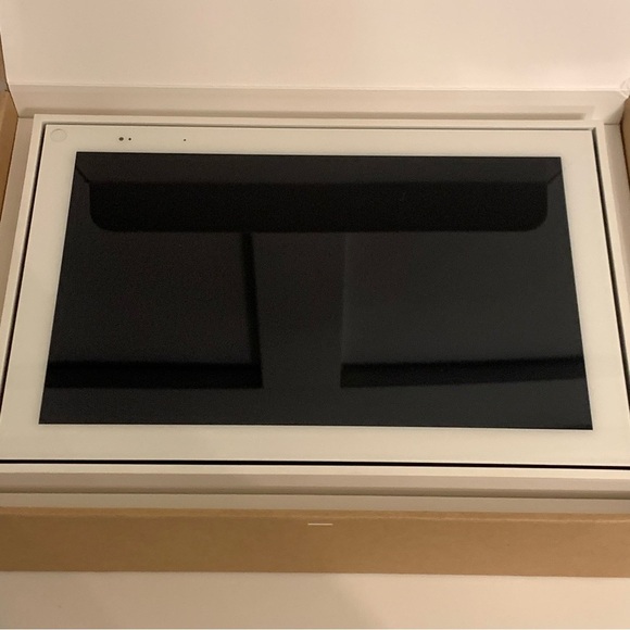 Meta Facebook Portal Video Calling Touch Screen 10” White Smart Alexa Messenger - Picture 11 of 16